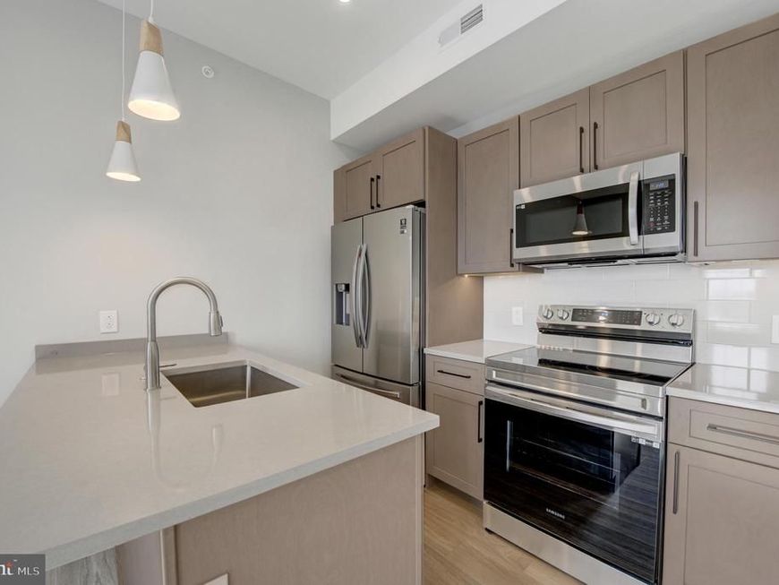 2445 Innovator Way, Unit 3G, Philadelphia, PA 19146 Main Photo