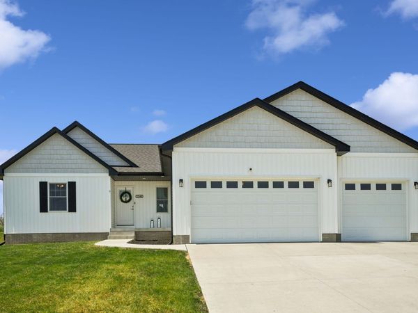 3548 Tower Court, Clinton, IA 52732