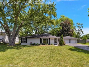 5360 Frankwill Avenue, Independence Twp, MI 48346