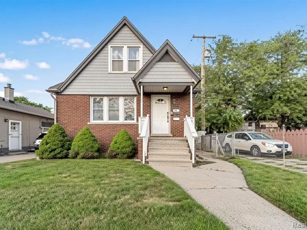 1524 Cicotte Avenue, Lincoln Park, MI 48146