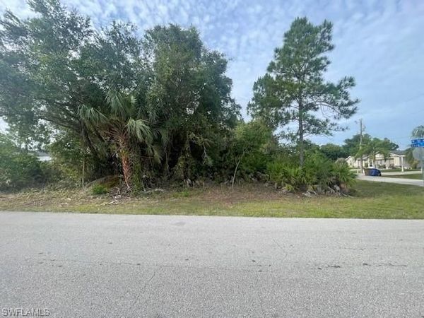 806 Zona AVE N, LEHIGH ACRES, FL 33971