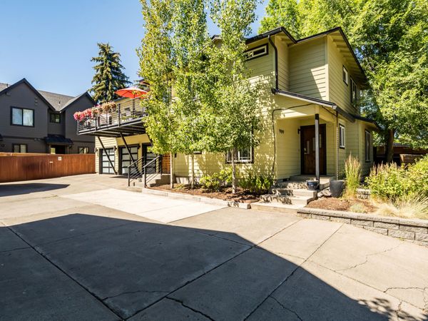 909 NW Delaware Avenue, Bend, OR 97703