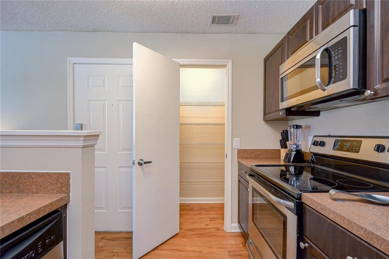 11901 4th Street N, Unit 4206, Saint Petersburg, FL 33716 Photo