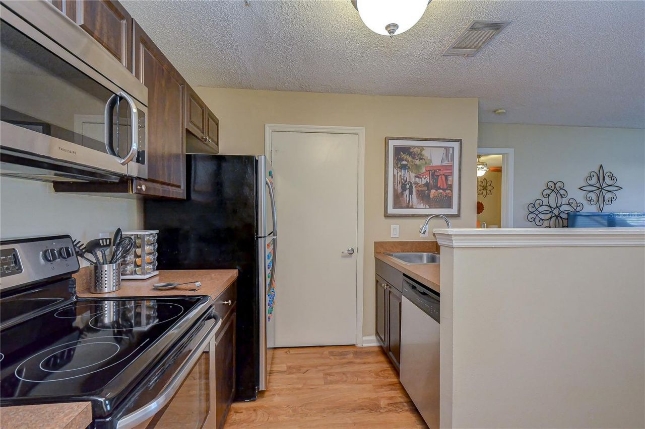 11901 4th Street N, Unit 4206, Saint Petersburg, FL 33716 Photo