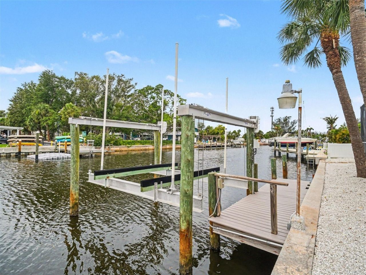 9911 Royal Palm Drive, Bradenton, FL 34210 Photo