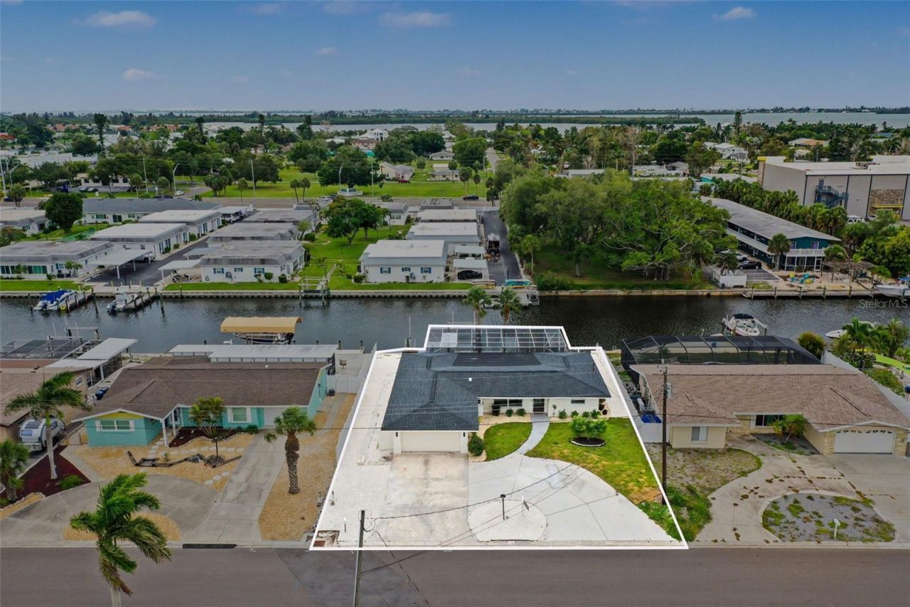 9911 Royal Palm Drive, Bradenton, FL 34210 Photo