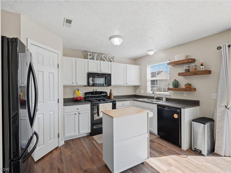 8764 Ashton Place Drive, North Ridgeville, OH 44039 Photo 6