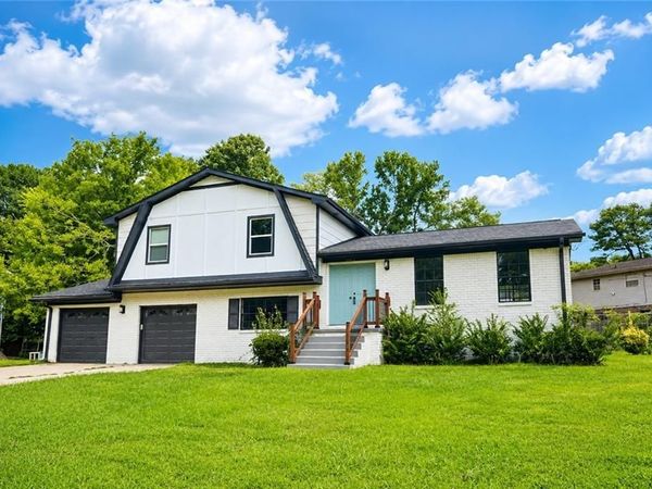 3862 Northstrand Drive , Decatur, GA 30035