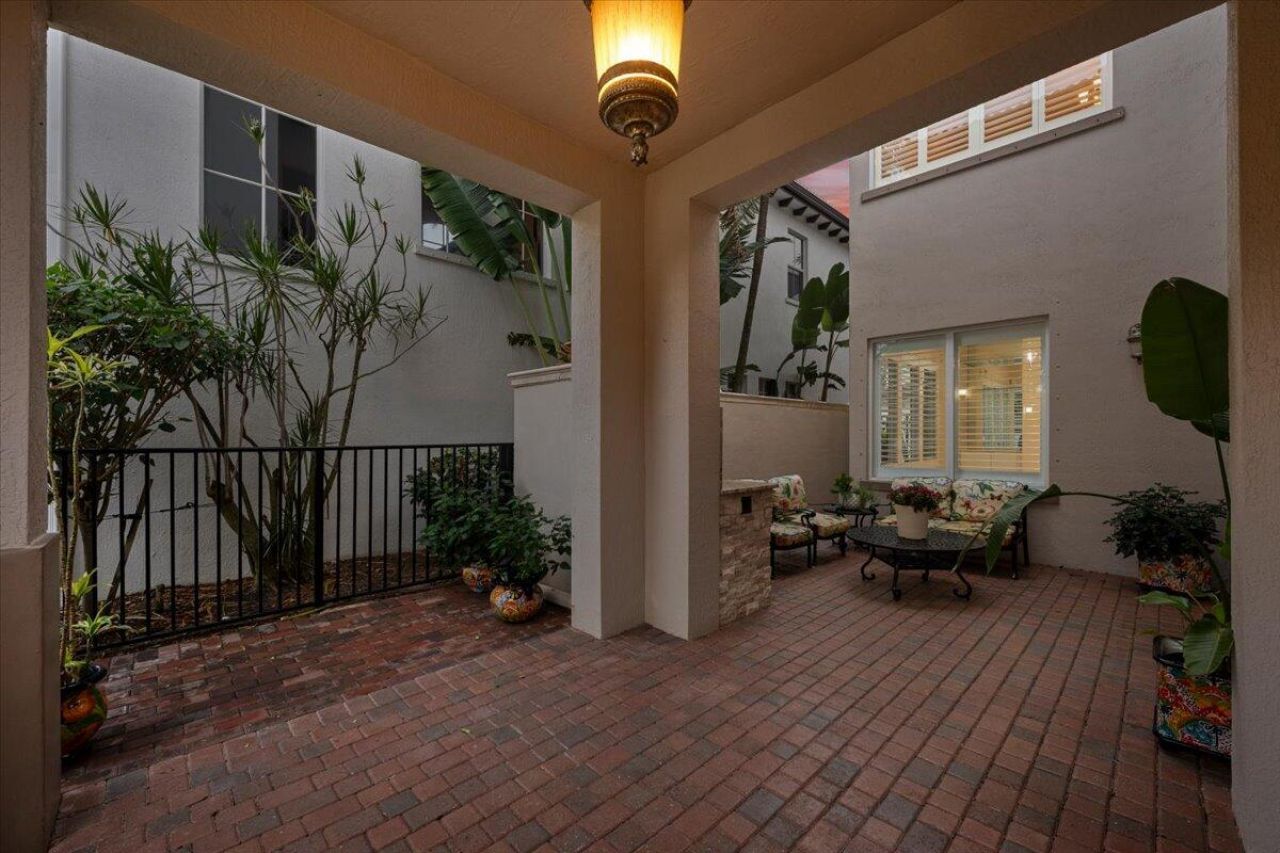 208 Glacier Street, Palm Beach Gardens, FL 33410 Photo