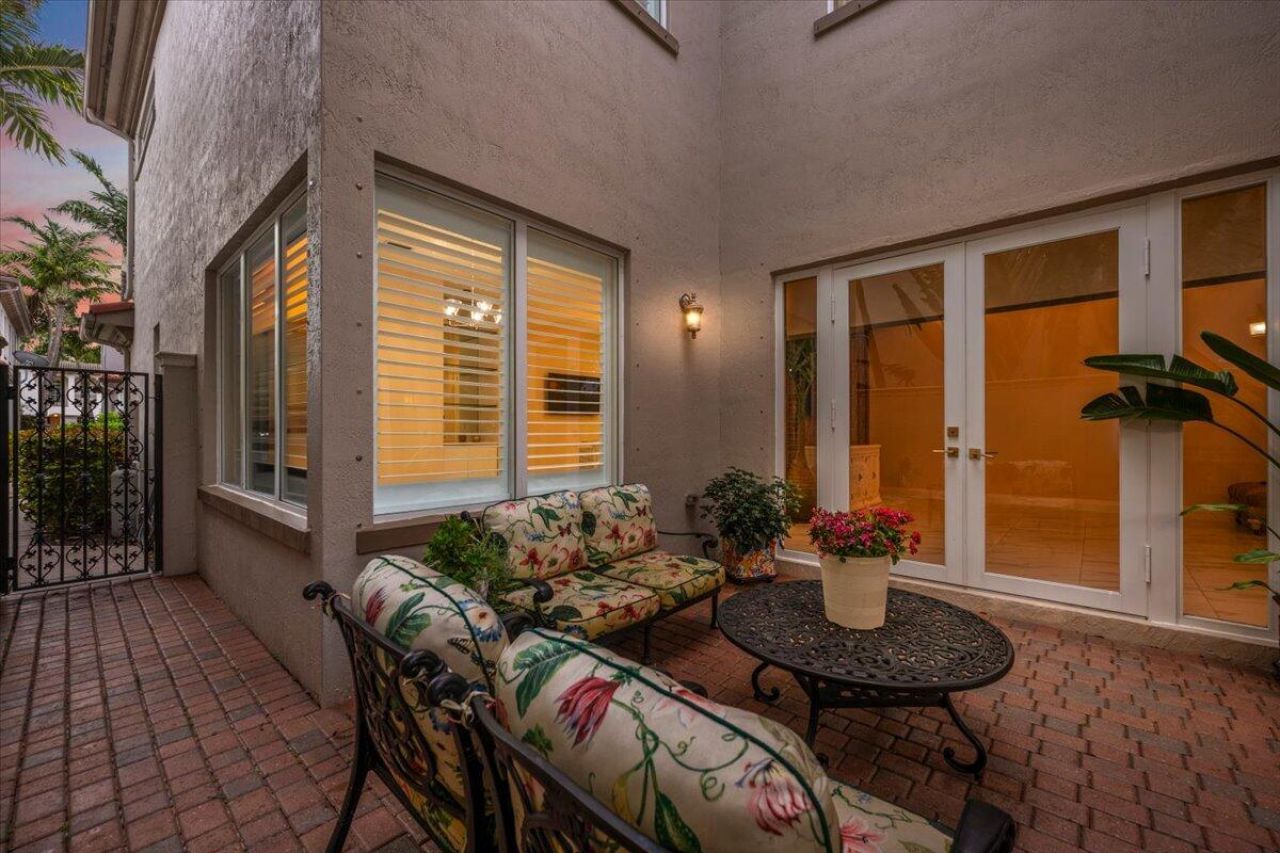 208 Glacier Street, Palm Beach Gardens, FL 33410 Photo