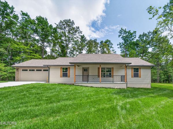 1146 Natchez Trace, Crossville, TN 38572
