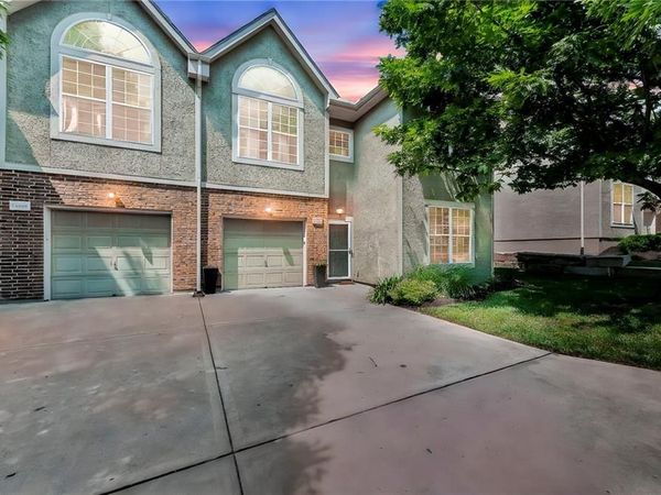 15828 W 61 Street, Shawnee, KS 66217