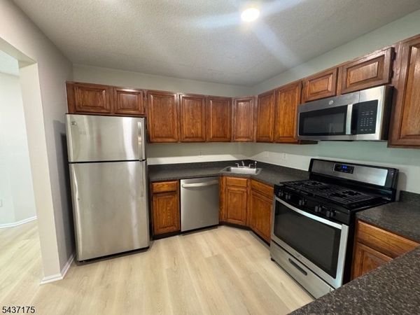7 Sheffield Ct, Unit 7, North Brunswick, NJ 08902