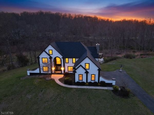 99 Lambert Dr, Sparta, NJ 07871