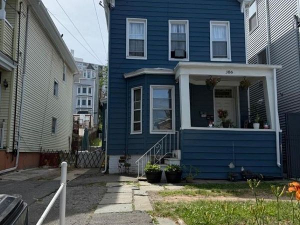 386 Summer Ave, Newark, NJ 07104