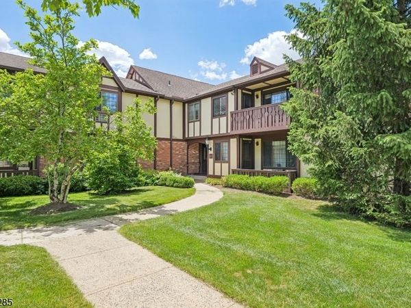 3 Avon Ct, Chatham, NJ 07928