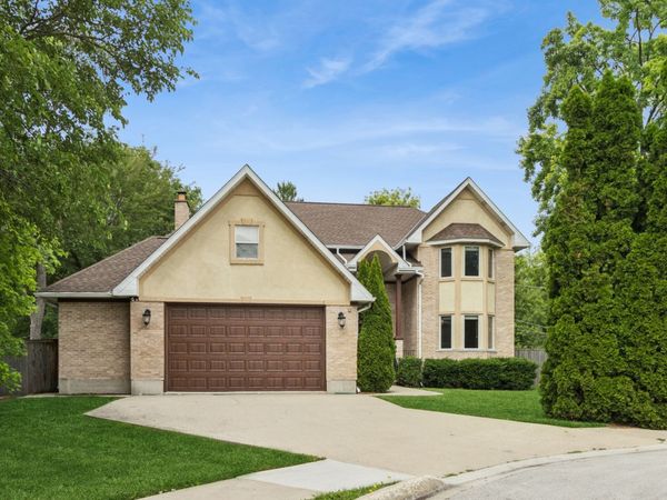 262 9th Street, Wheeling, IL 60090