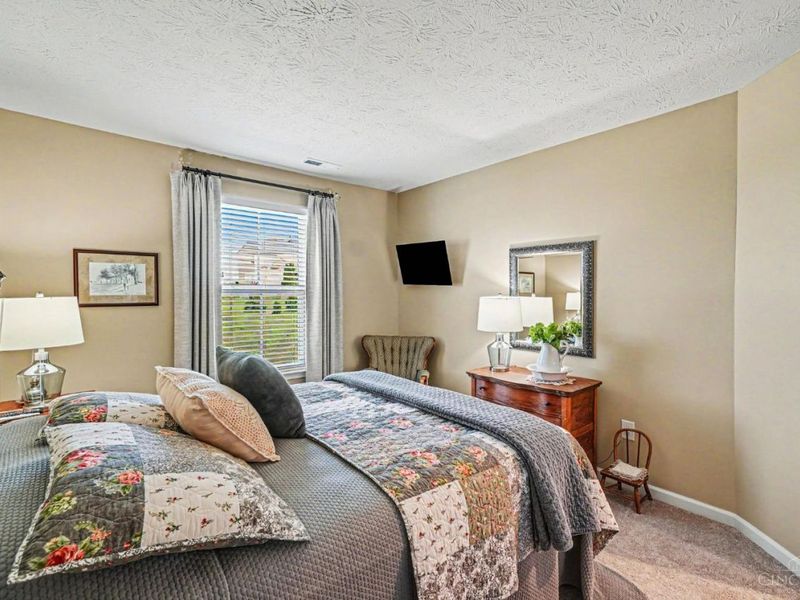 7893 Pinnacle Point Drive, West Chester, OH 45069 Photo 13