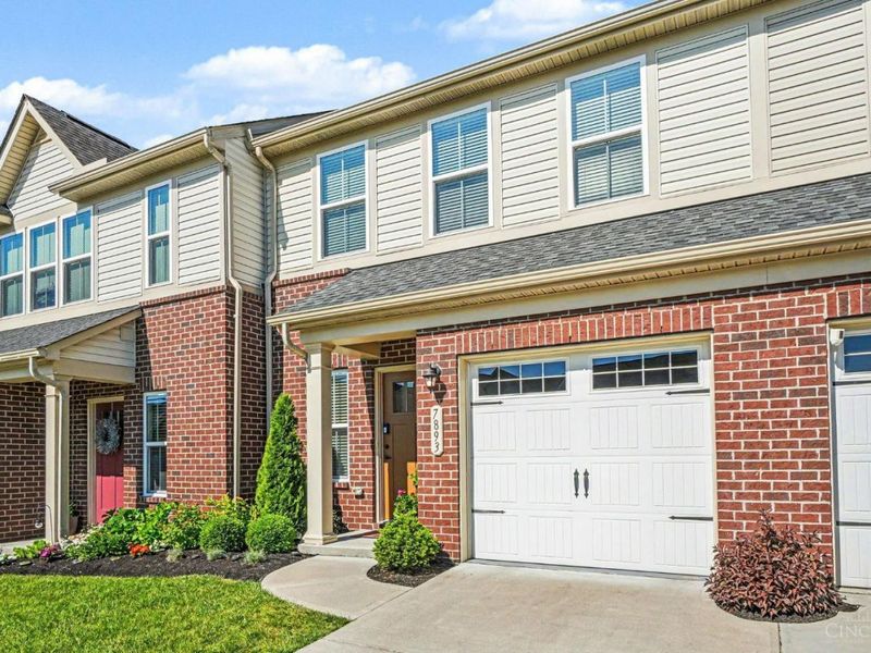 7893 Pinnacle Point Drive, West Chester, OH 45069 Photo 2