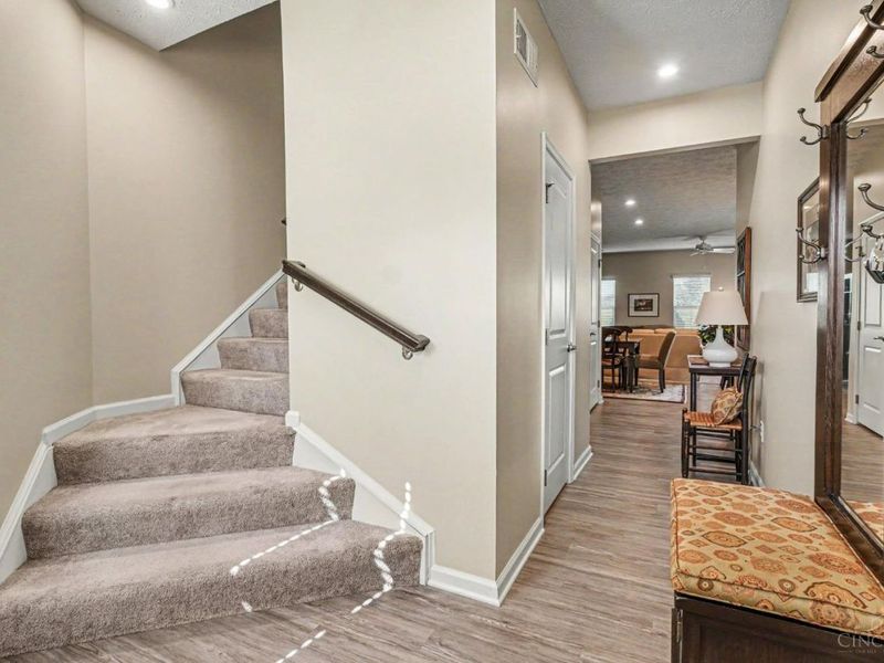 7893 Pinnacle Point Drive, West Chester, OH 45069 Photo 4