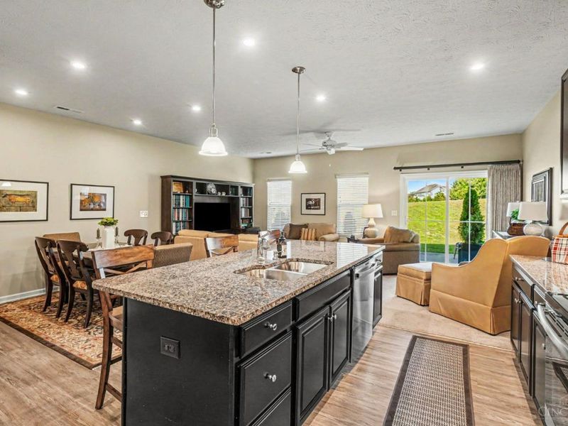 7893 Pinnacle Point Drive, West Chester, OH 45069 Photo 9