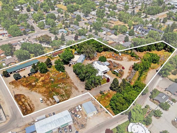 200 E 46th Place, Garden City, ID 83714