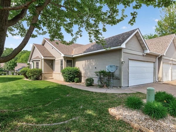 2133 Southwind Road , Maplewood, MN 55109