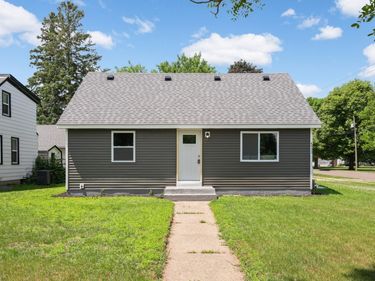 4533 Welcome Avenue N, Crystal, MN 55422