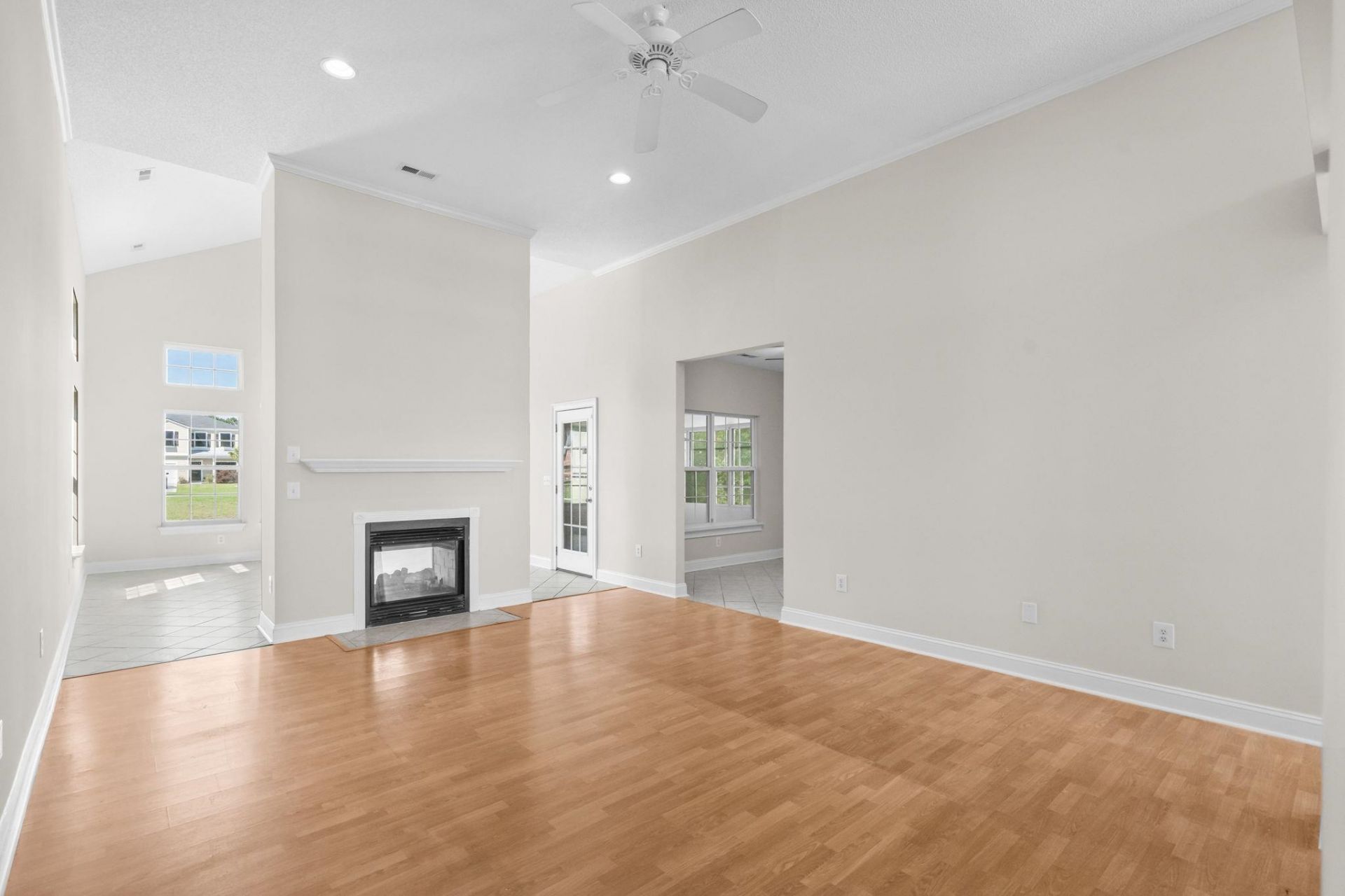 1911 Deerfield Ave.  Photo 10