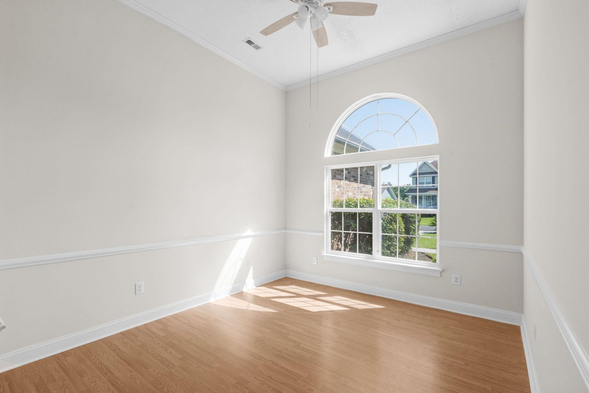1911 Deerfield Ave.  Photo 6