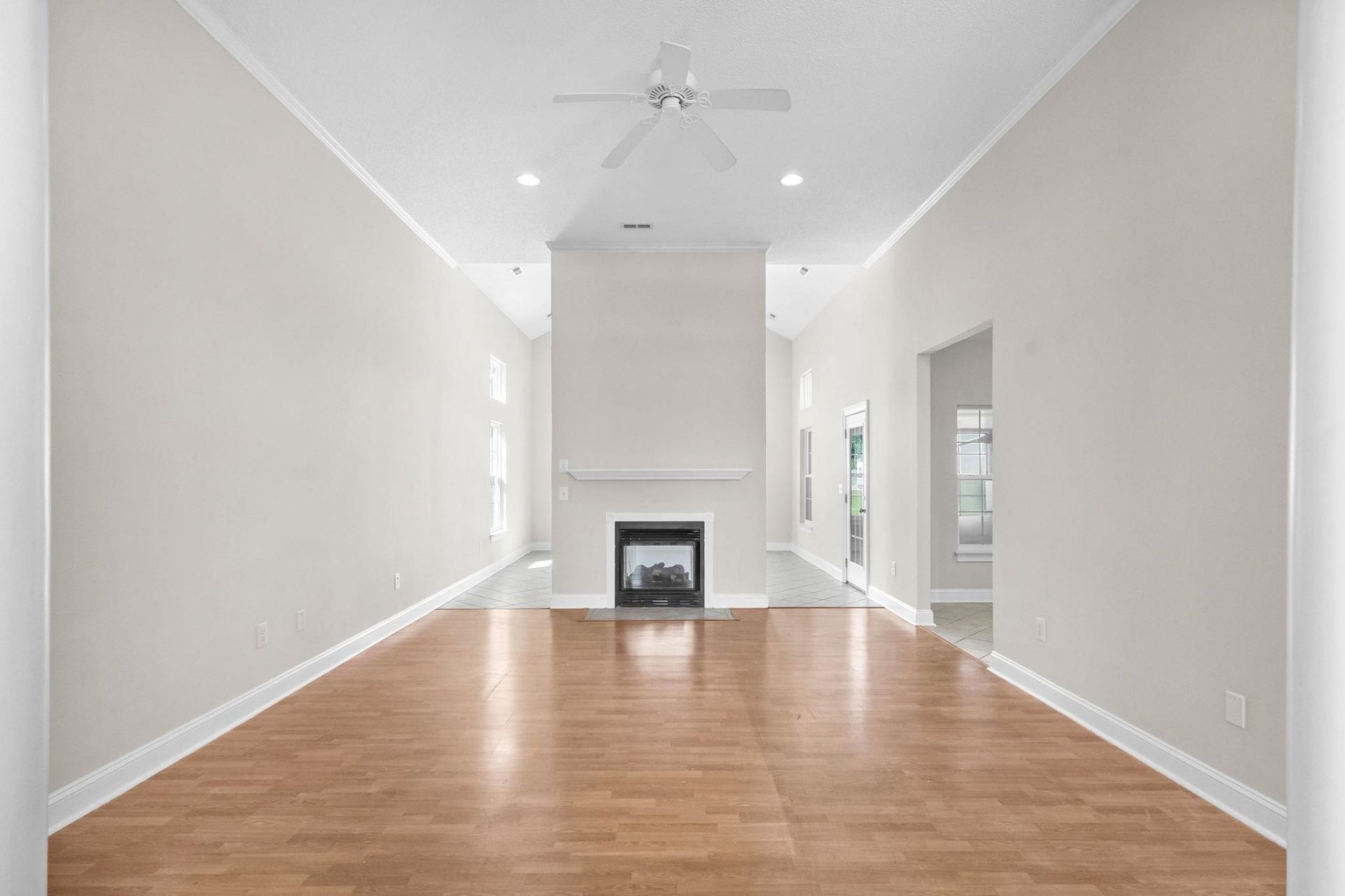 1911 Deerfield Ave.  Photo 9