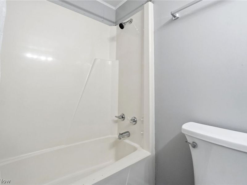 490 Arabian Court , Lagrange, OH 44050 Photo 27