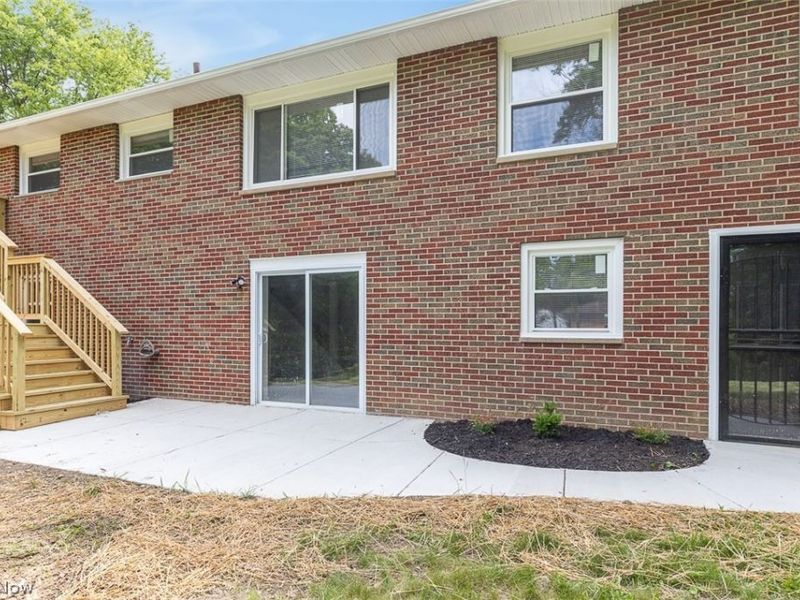 2429 Thurmont Road, Akron, OH 44313 Photo 3