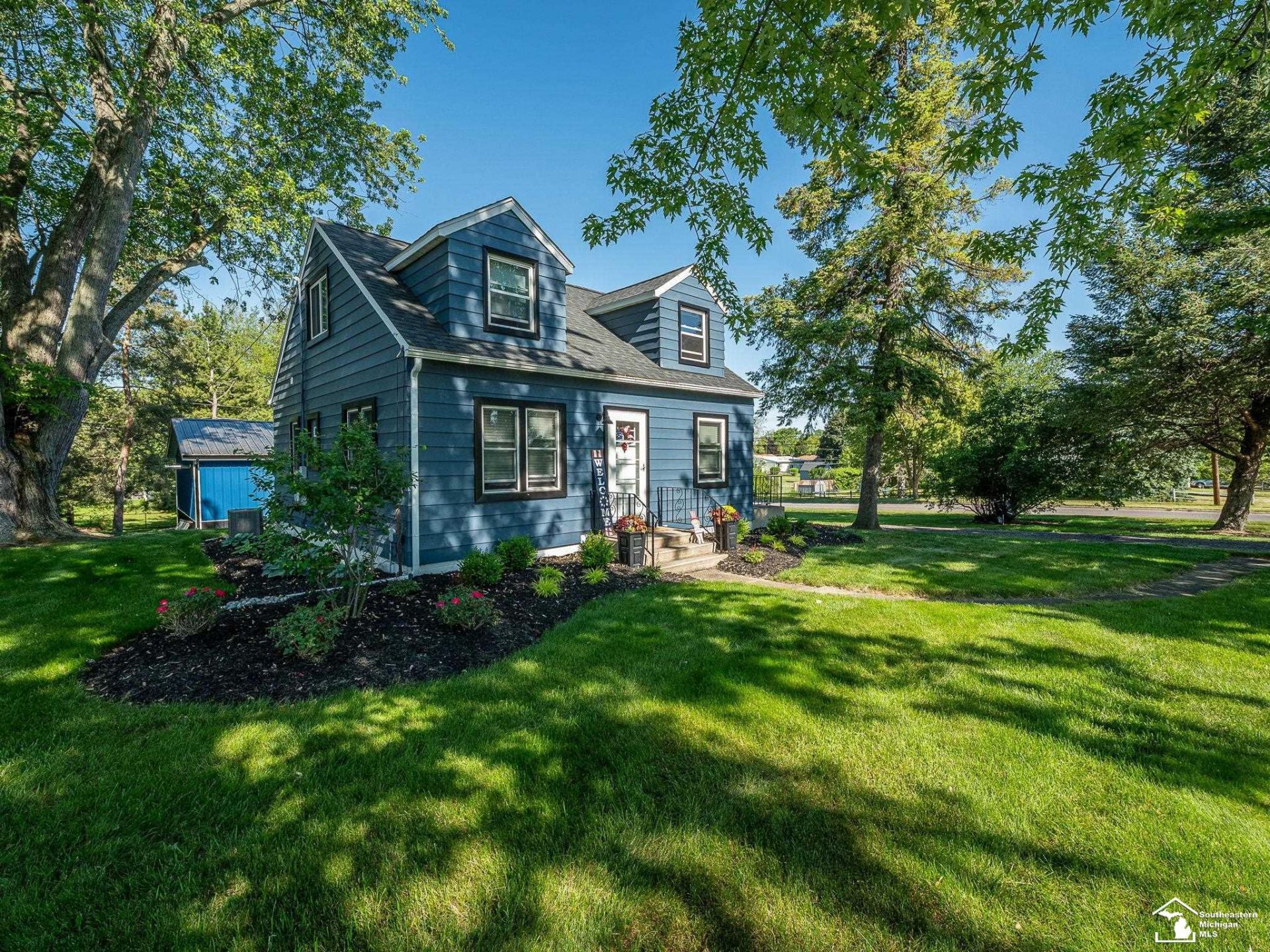 701 S Adrian Street, Tecumseh, MI 49286 Main Photo