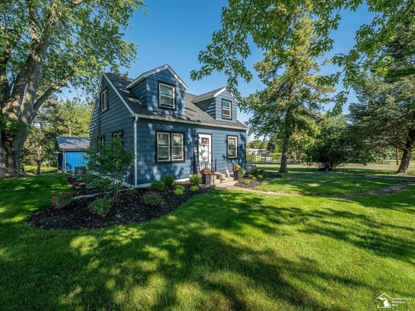 701 S Adrian Street, Tecumseh, MI 49286