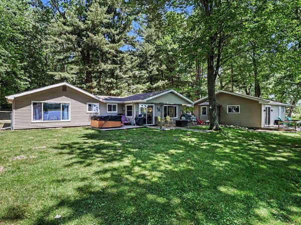 301 Cotton Lake Drive, Battle Creek, MI 49014