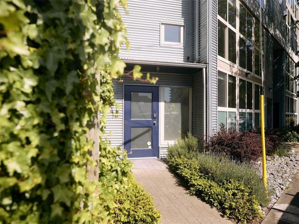 407 William St, Unit #3, Victoria, BC V9A 3Y8