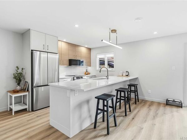 1789 Emerson St , Unit #6, Victoria, BC V8R 2C2
