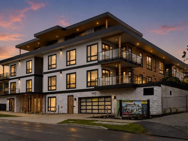 990 Doumac Ave, Unit #302, Saanich, BC V8Y 1M4