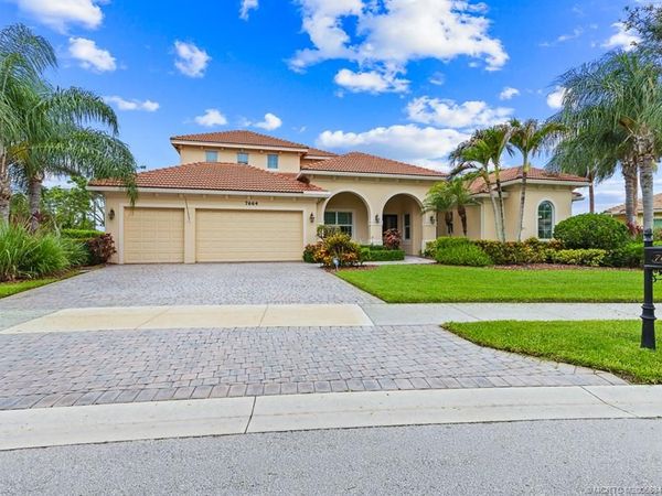 7664 SE Belle Maison Drive , Stuart, FL 34997