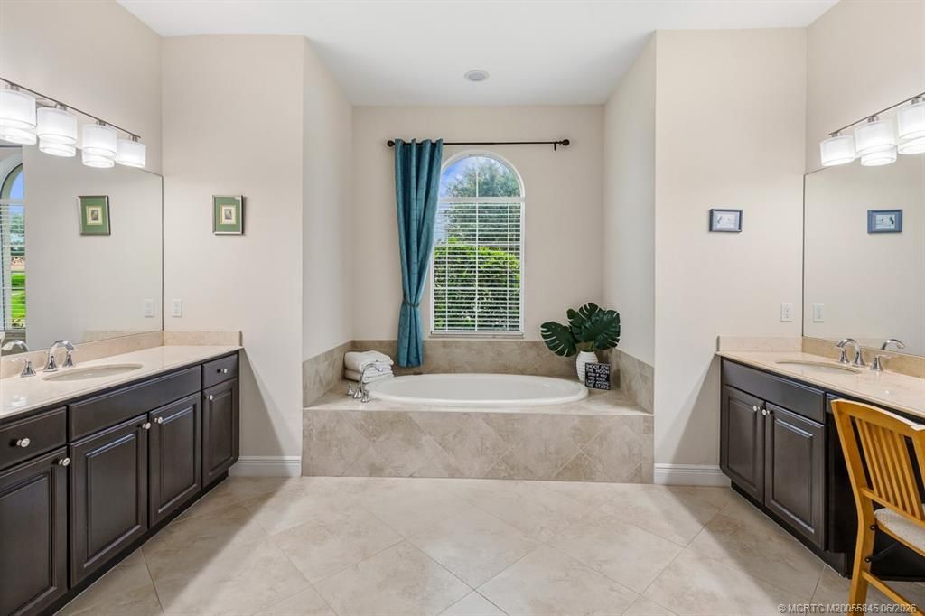 7664 SE Belle Maison Drive , Stuart, FL 34997 Photo