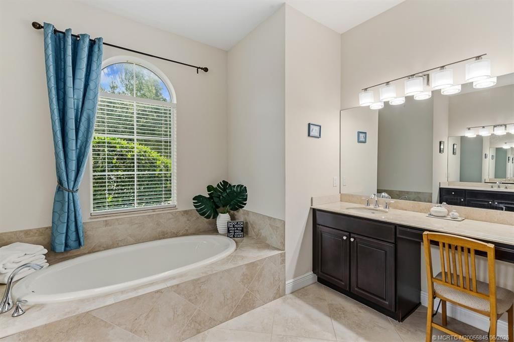 7664 SE Belle Maison Drive , Stuart, FL 34997 Photo