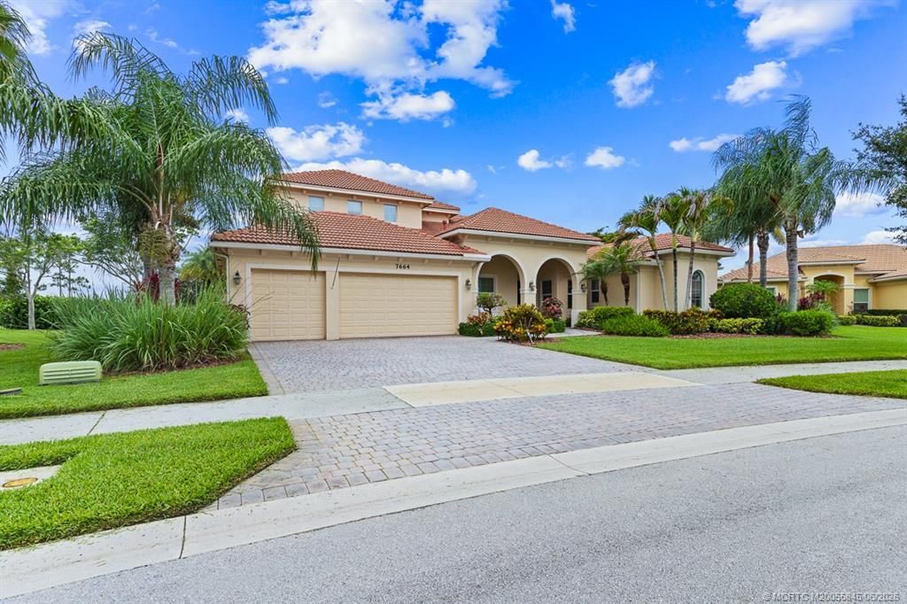 7664 SE Belle Maison Drive , Stuart, FL 34997 Photo