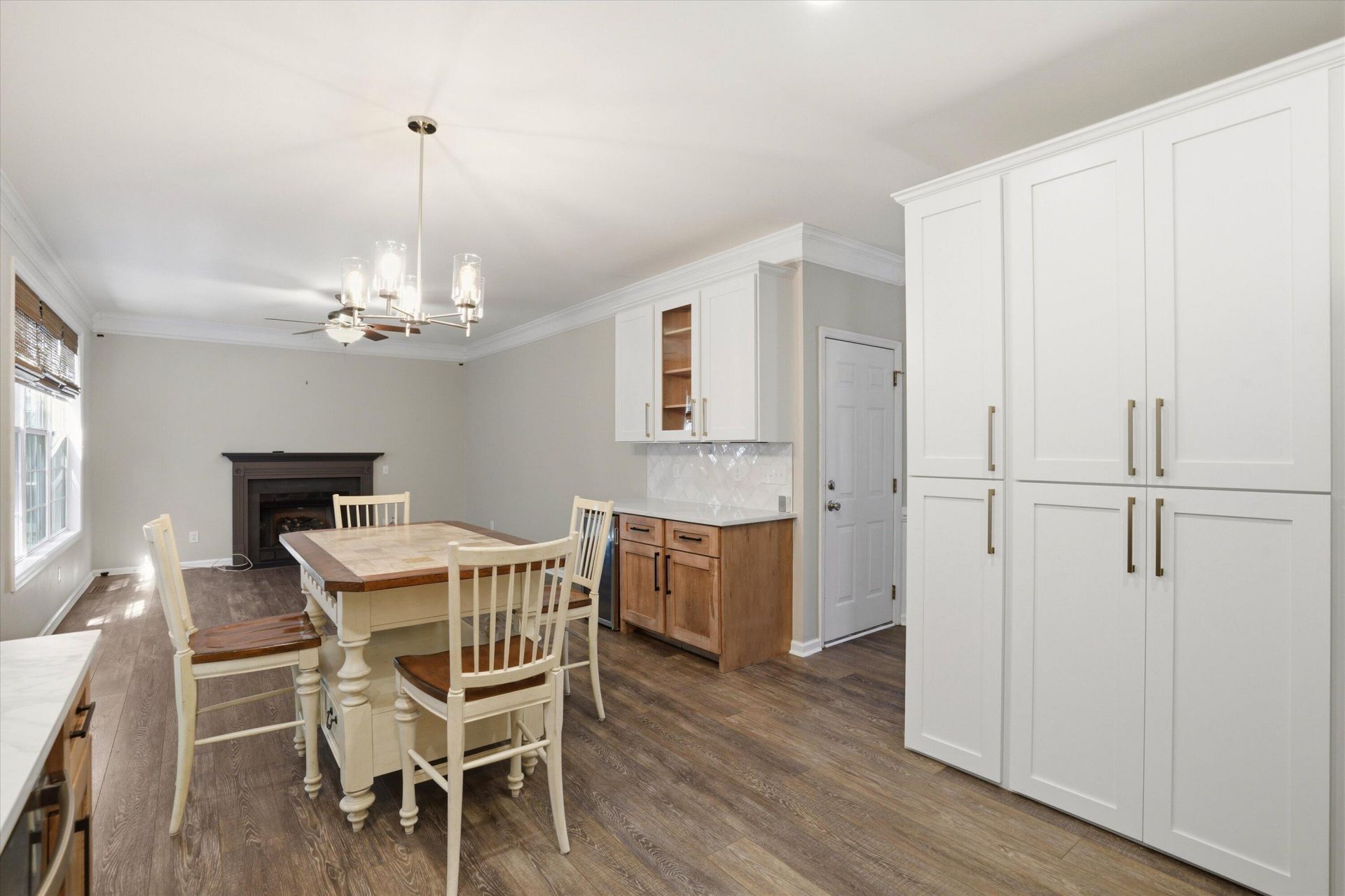 1152 Willoughby Lane Photo 17