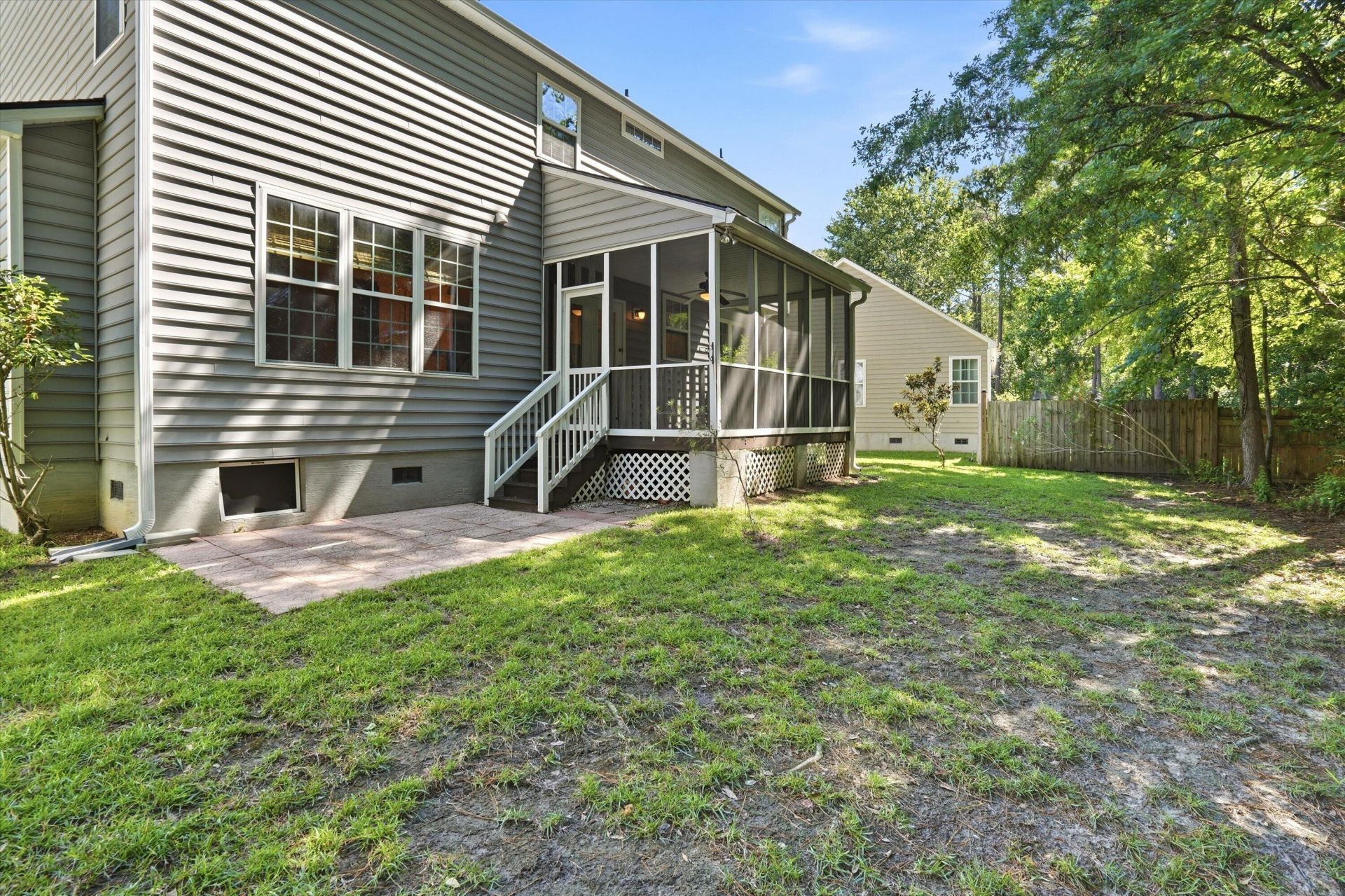 1152 Willoughby Lane Photo 40