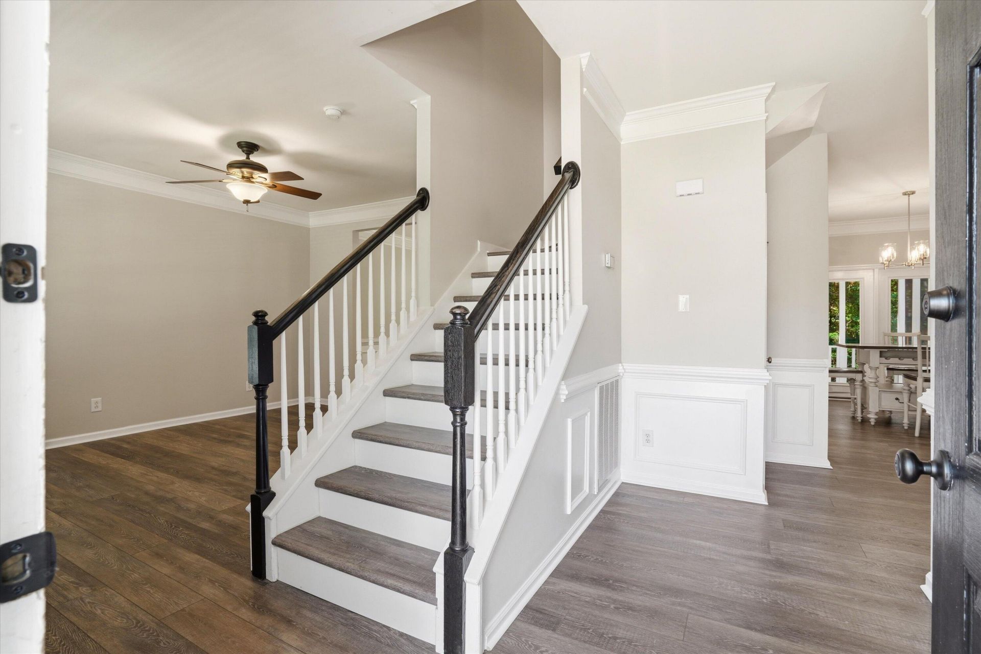 1152 Willoughby Lane Photo 5