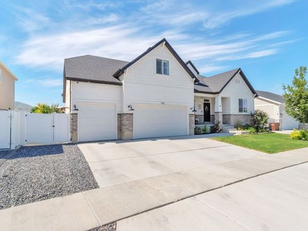 1952 E ROCK HOLLOW RD , Lake Point, UT 84074