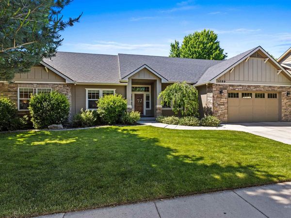 1099 E Azan, Meridian, ID 83646