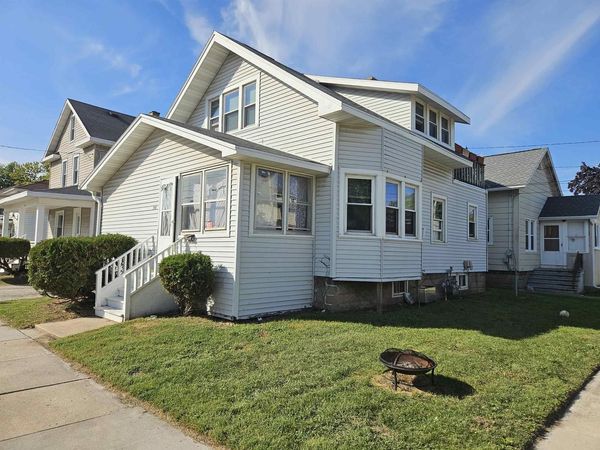 302 W LINCOLN AVENUE, Oshkosh, WI 54901