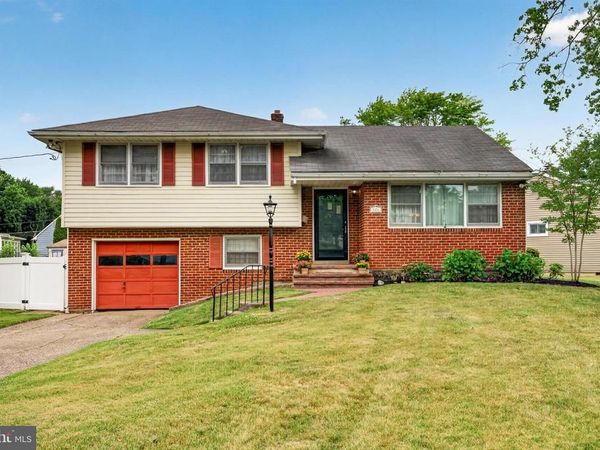528 LEE ANN ROAD, CHERRY HILL, NJ 08034